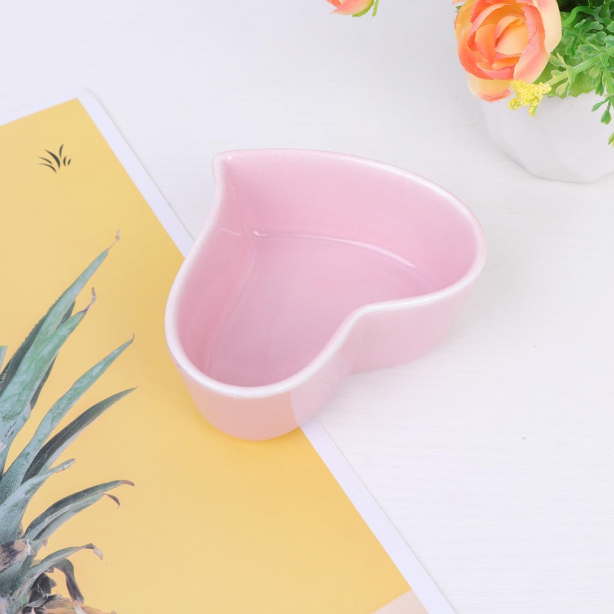 Adorable Ceramic PET Feed Bowl Love Shape Easy to Clean
