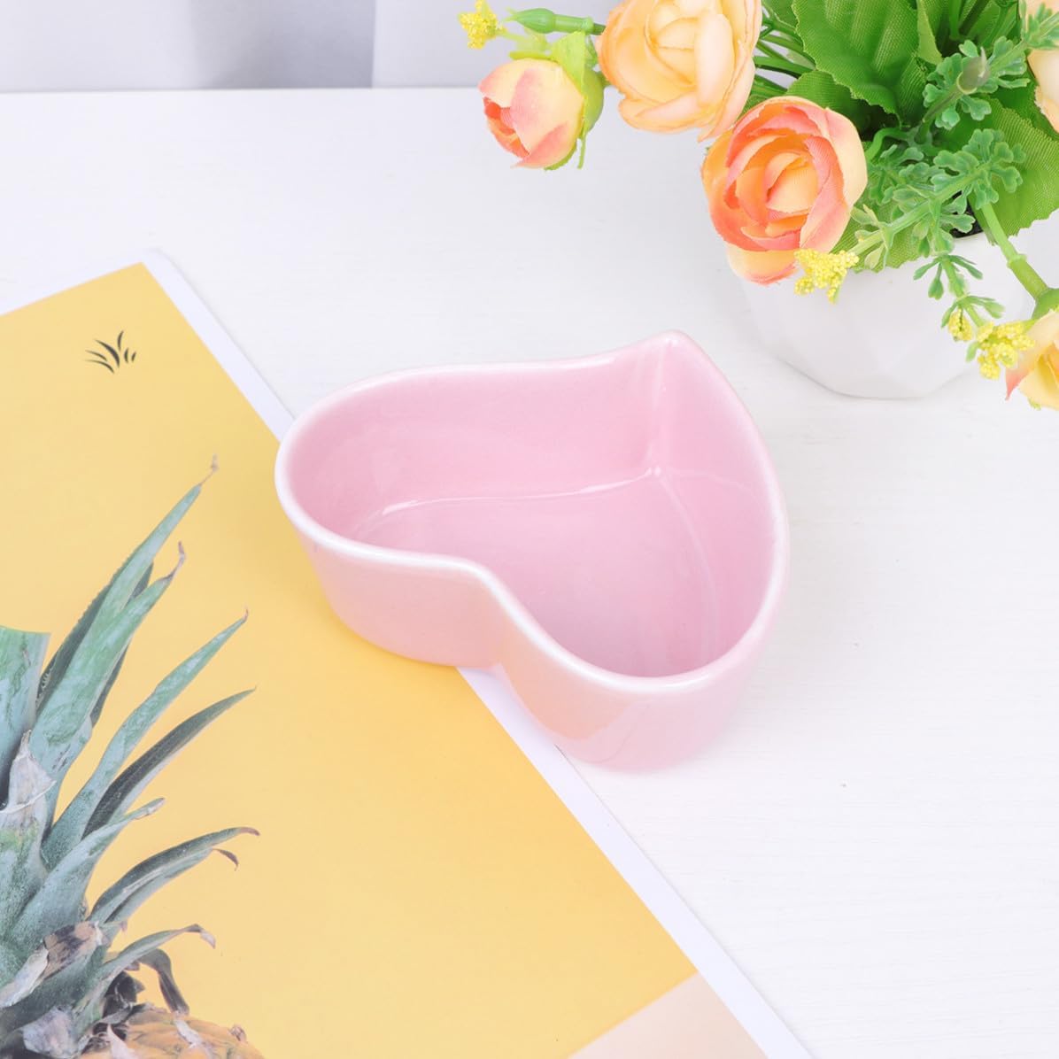 Adorable Ceramic PET Feed Bowl Love Shape Easy to Clean