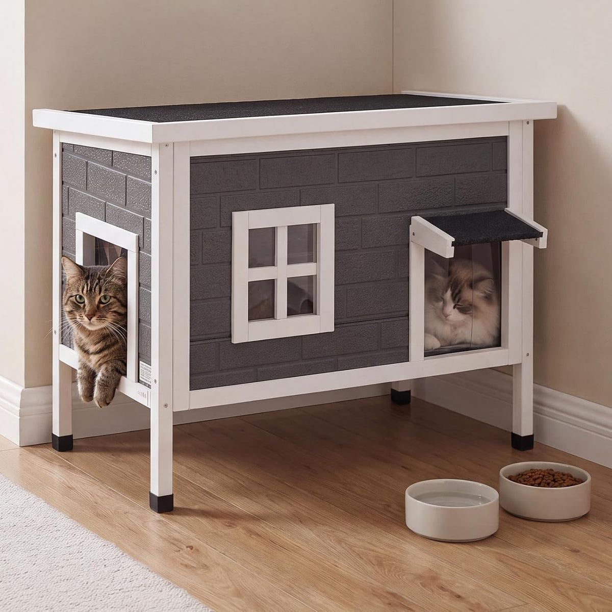 VEVOR Heated Outdoor Cat House for 1-3 Cats Feral Shelter with Heating Pad