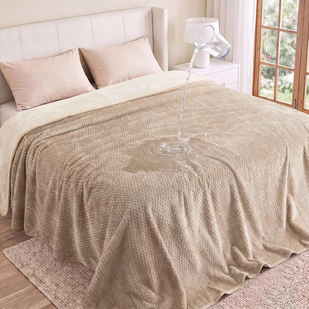 Luciphia Waterproof Blanket for Dog, Washable Reversible Fleece Pet Throw