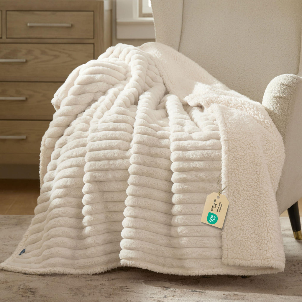 Bedsure ComfyFleece® Waterproof Dog Blankets for Large Dogs,50x60 Cream