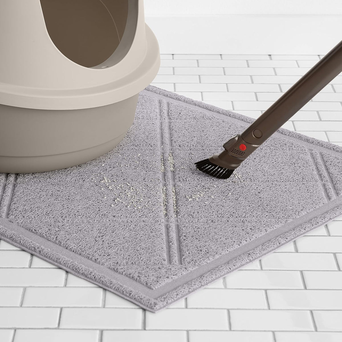 Amazon Basics Less-Mess Litter Trapping Cat Litter Box Mat, Soft on Kitty Paws, Waterproof, Scatter Control, 24" x 35", 