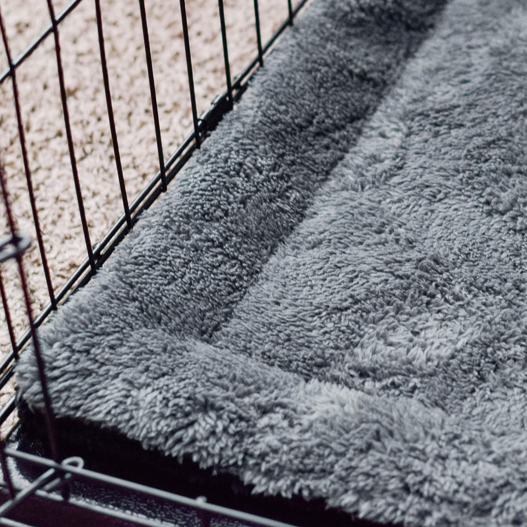 K&H Self-Warming Cat Bed Pad, Self Heating Pad, Small 21 X 17 Gray/ Black